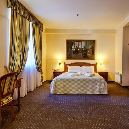 Art Hotel Academy Dnipro Dış mekan fotoğraf