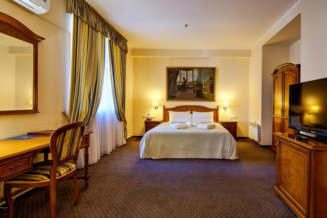 Art Hotel Academy Dnipro Dış mekan fotoğraf