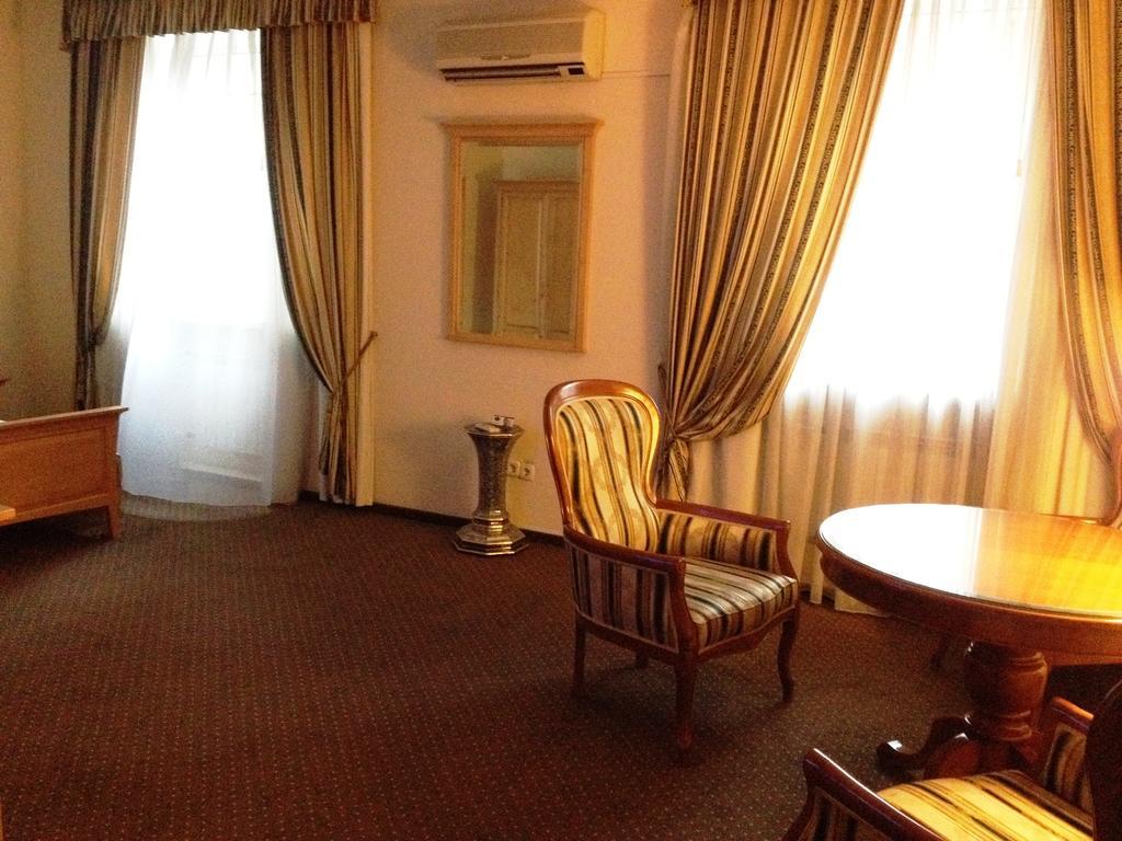 Art Hotel Academy Dnipro Dış mekan fotoğraf