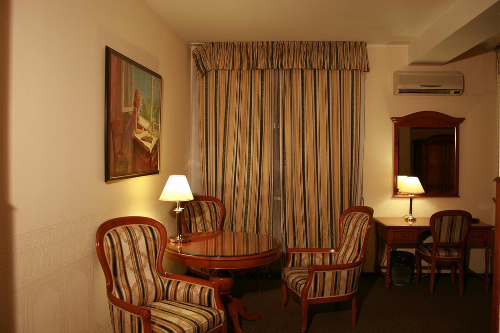 Art Hotel Academy Dnipro Dış mekan fotoğraf