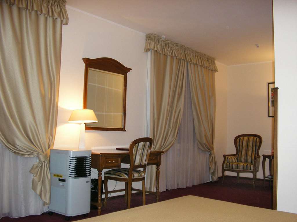 Art Hotel Academy Dnipro Oda fotoğraf