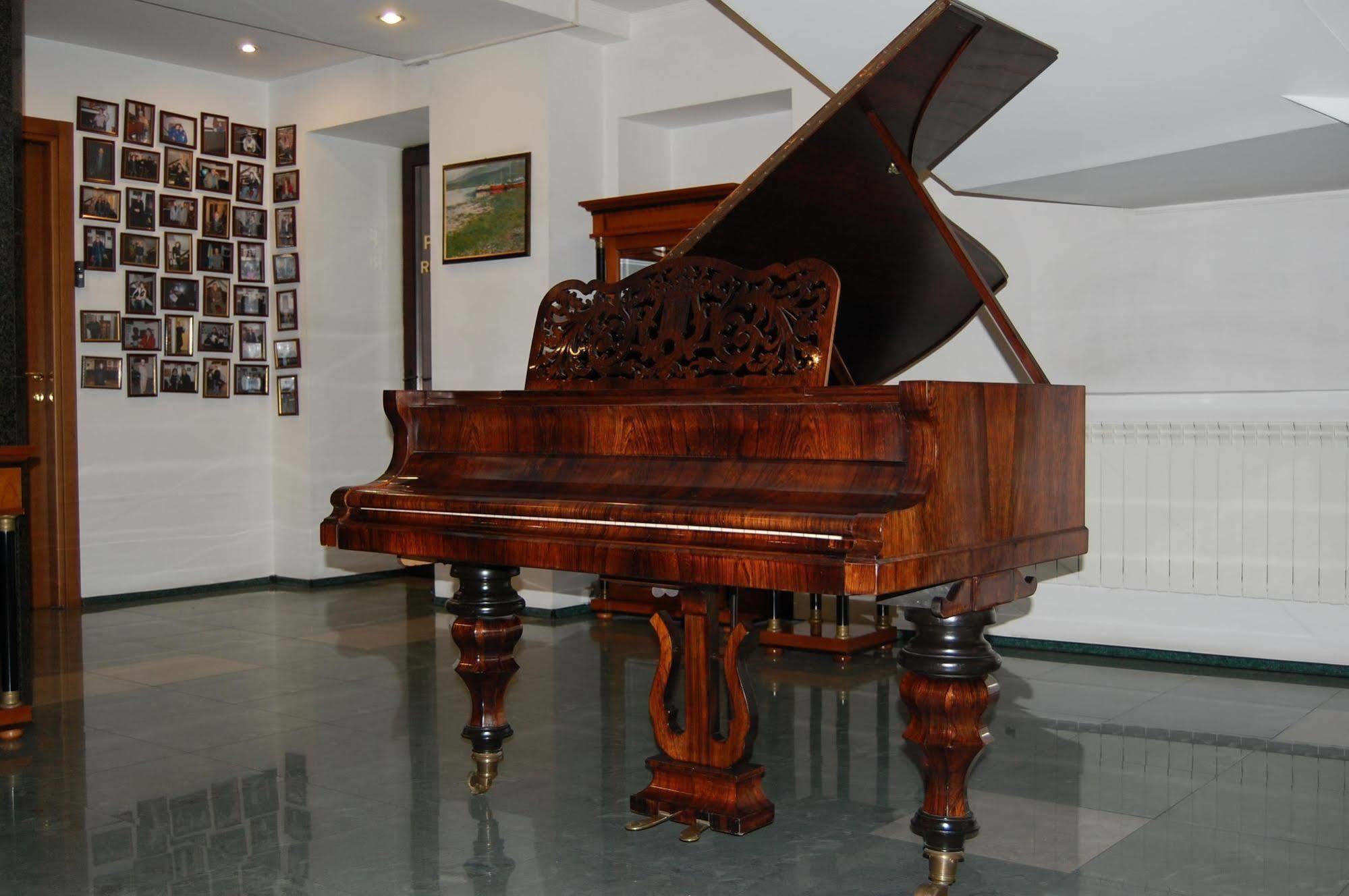 Art Hotel Academy Dnipro Dış mekan fotoğraf