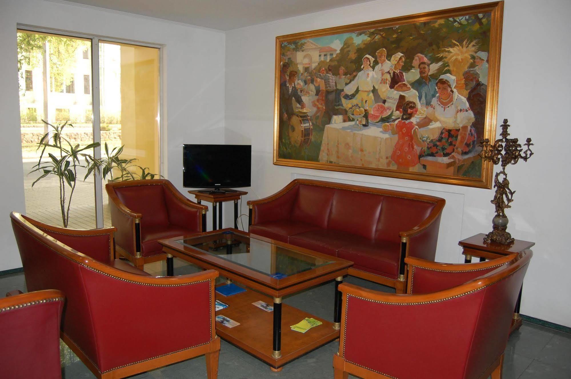 Art Hotel Academy Dnipro Dış mekan fotoğraf