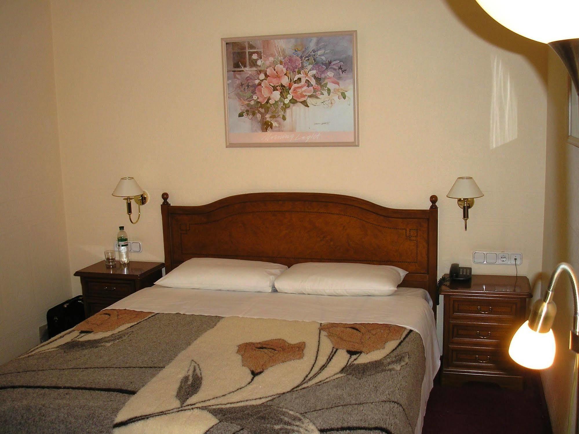 Art Hotel Academy Dnipro Dış mekan fotoğraf